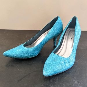 Teal/blue glitter heels!